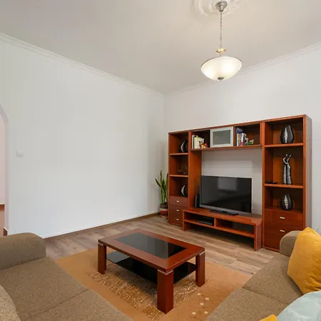 Villa Mirage - By Madeira To *